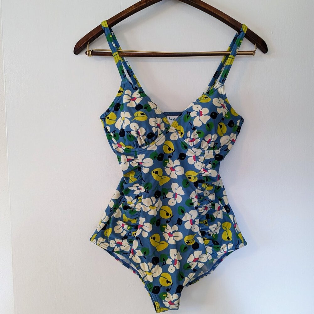 Gorgeous, fun, and floral Boden one-piece swim suit, tummy rouching, size 8